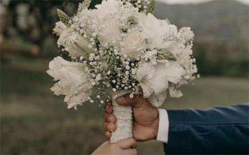 狮子座女生谈恋爱的理性分析与魅力揭秘