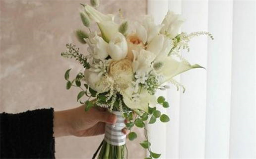 今天万年历2033年11月16日办理结婚证吉日,领证好日子查询