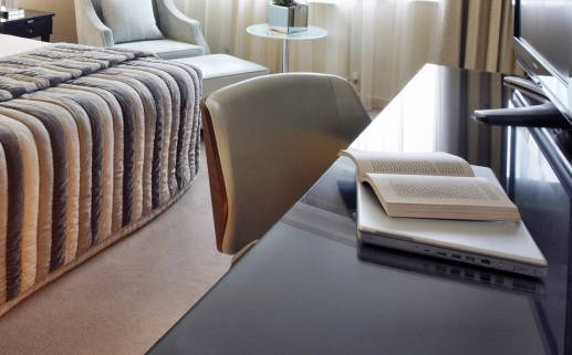 2030年11月05日乔迁黄历查询