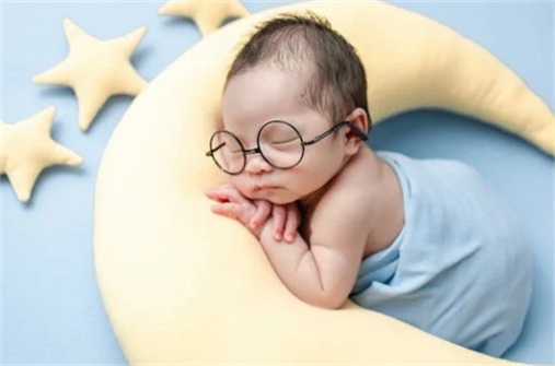 胡姓女宝宝起名必看：2026年06月23日生辰八字喜用神与取名建议